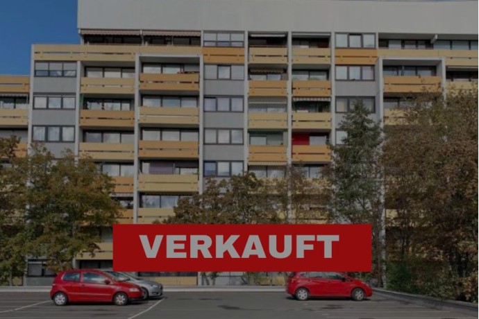 Gut geschnittene und helle 4-Zimmer Wohnung mit 2 Loggien und TG-Stellplatz